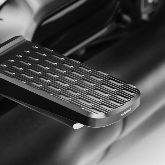 "Americana" Passenger Pegs by Rizoma